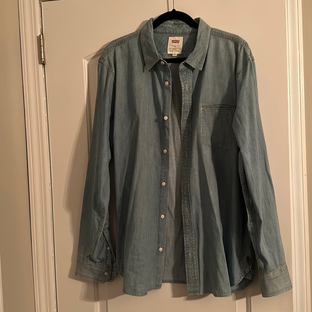 Levi's | Denim Button Down Shirt